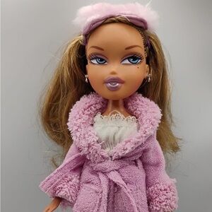 Vintage Bratz Fashion Doll Sleepover Yasmin V2- 2006